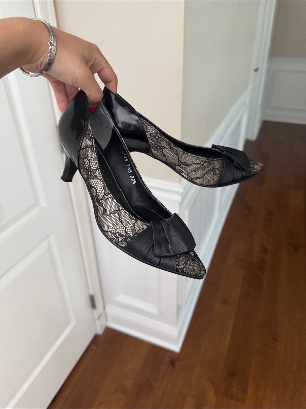Black lace heels size 6